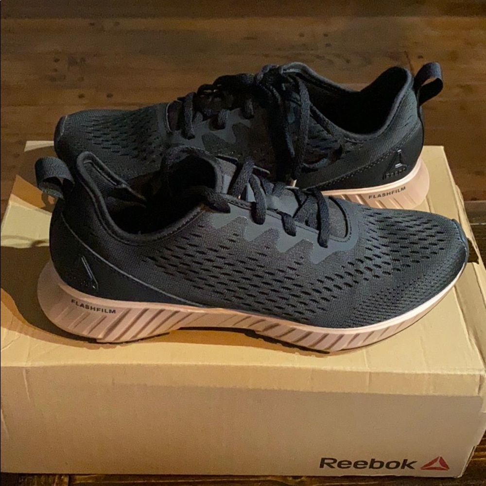 -Brand New- Reebok Flashfilm sneaker